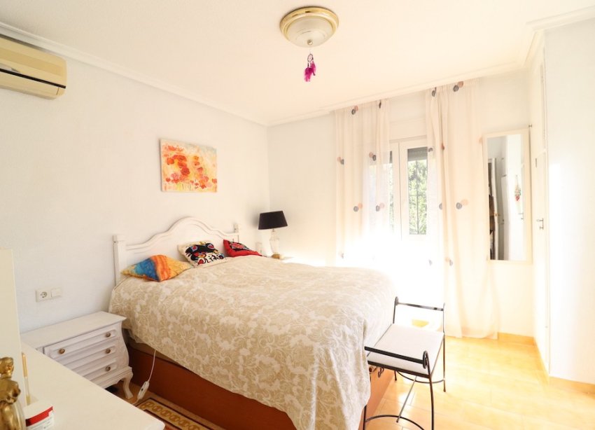 Resale - Villa - Orihuela Costa - La Zenia