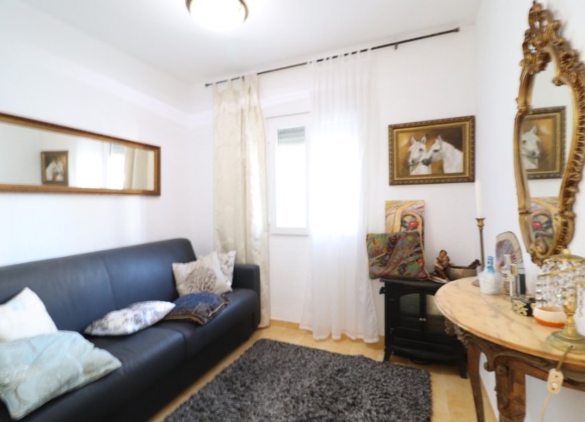 Resale - Villa - Orihuela Costa - La Zenia