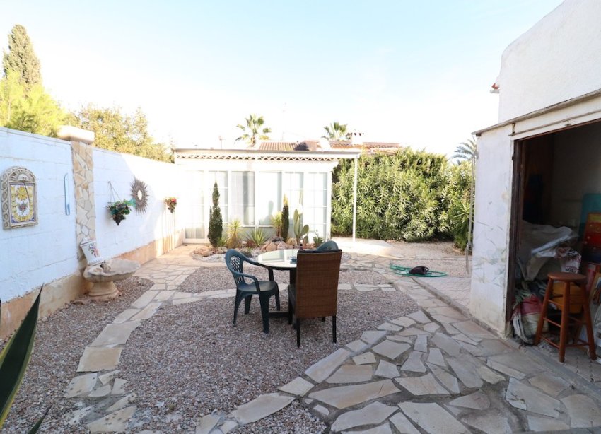 Resale - Villa - Orihuela Costa - La Zenia
