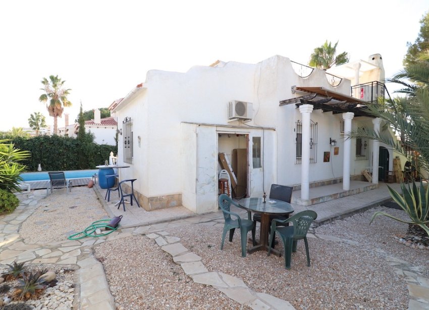 Resale - Villa - Orihuela Costa - La Zenia