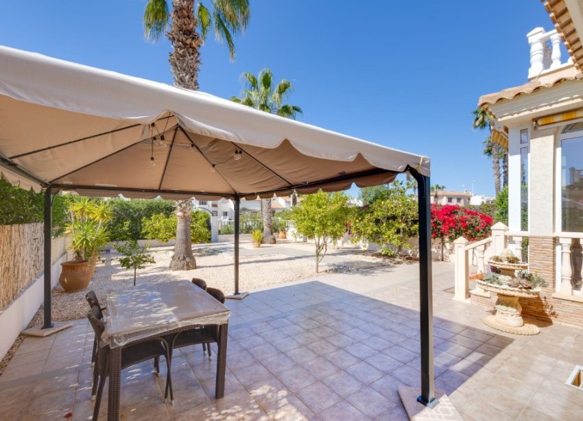 Resale - Villa - Orihuela Costa - La Zenia