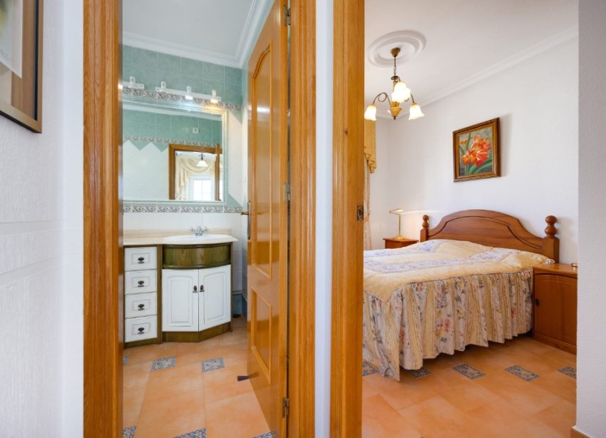 Resale - Villa - Orihuela Costa - La Zenia