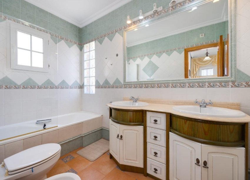 Resale - Villa - Orihuela Costa - La Zenia