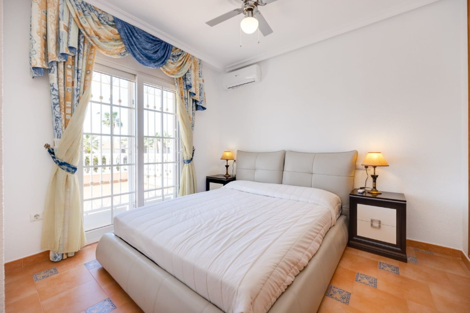 Resale - Villa - Orihuela Costa - La Zenia