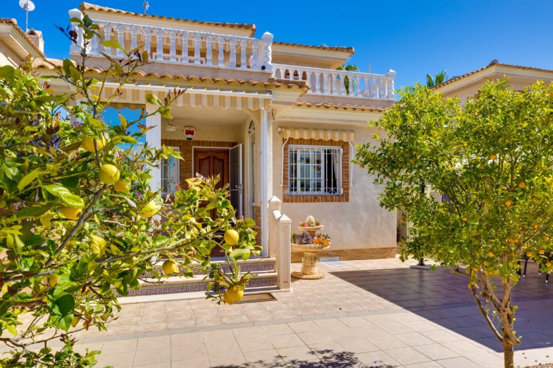 Resale - Villa - Orihuela Costa - La Zenia