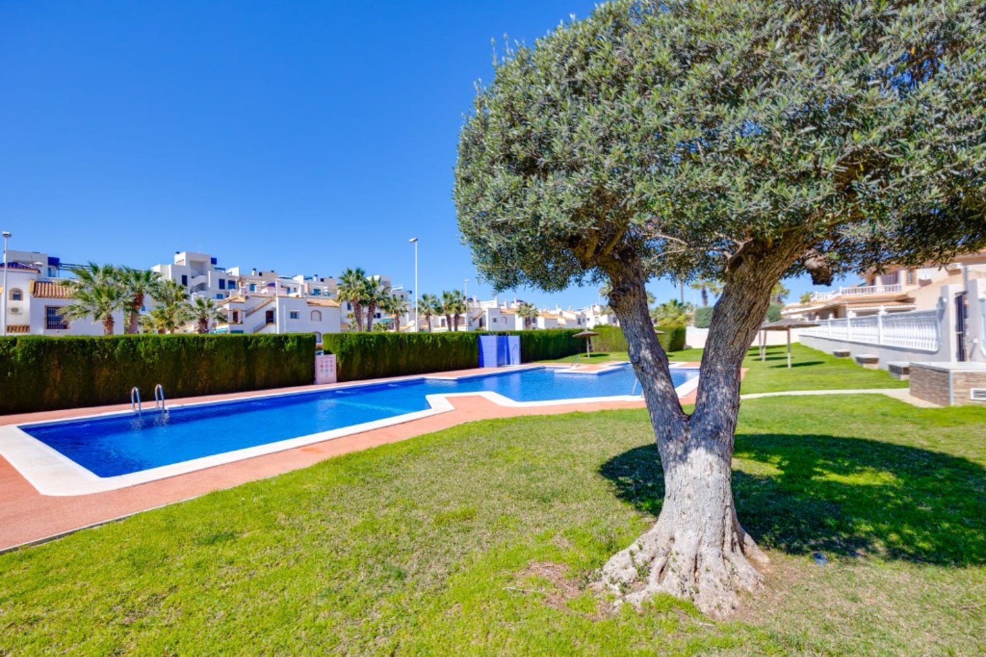 Resale - Villa - Orihuela Costa - La Zenia