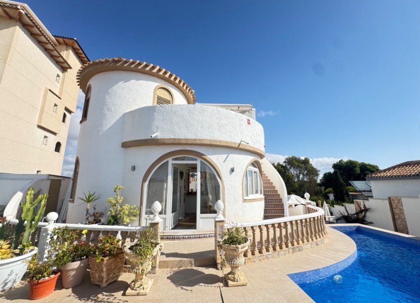 Resale - Villa - Orihuela Costa - La Zenia