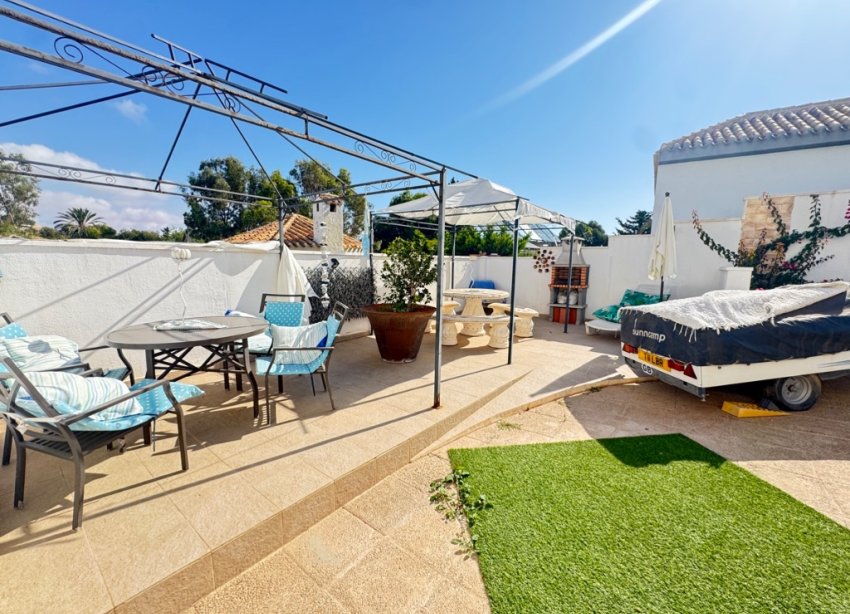 Resale - Villa - Orihuela Costa - La Zenia