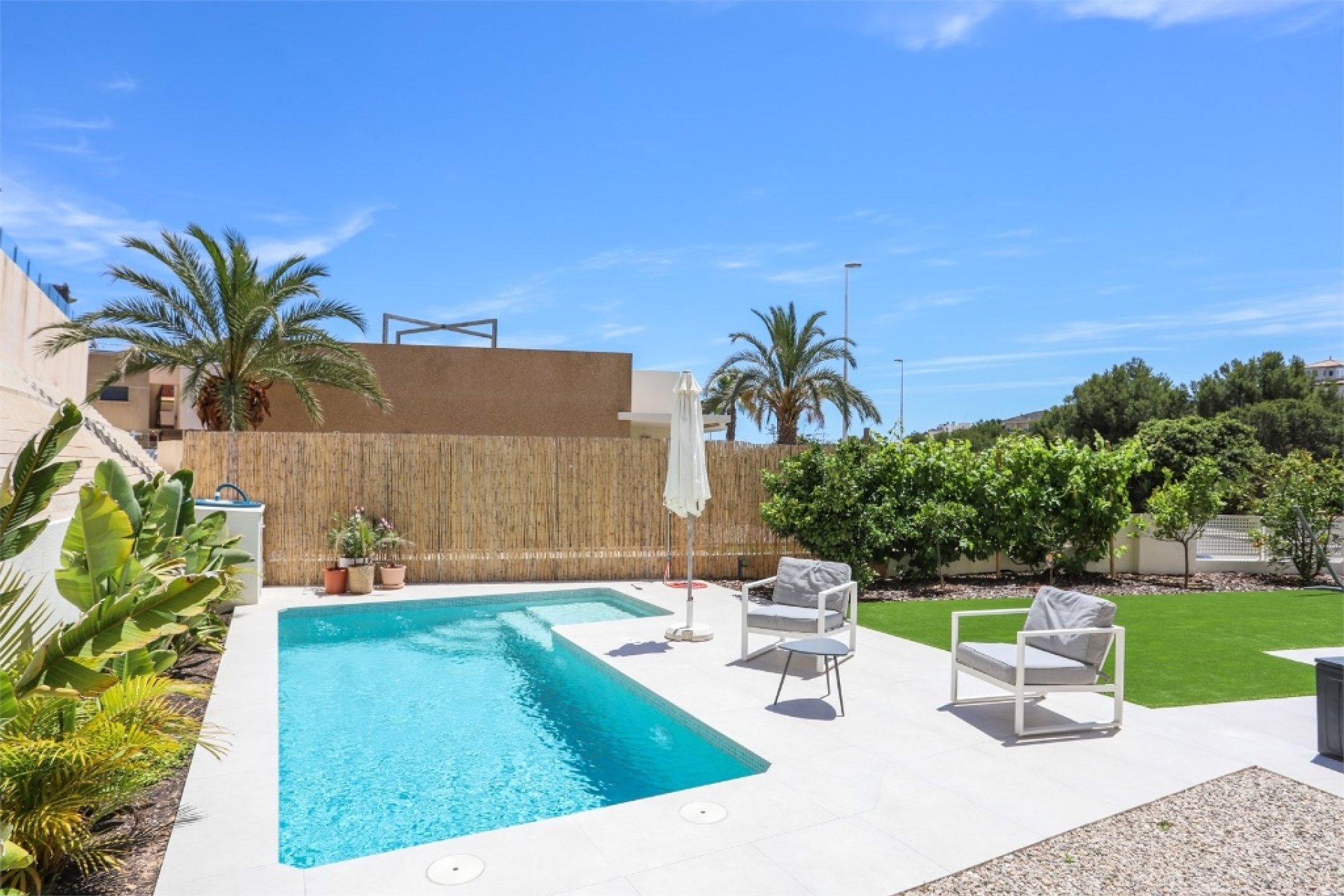 Resale - Villa - Orihuela Costa - La Zenia
