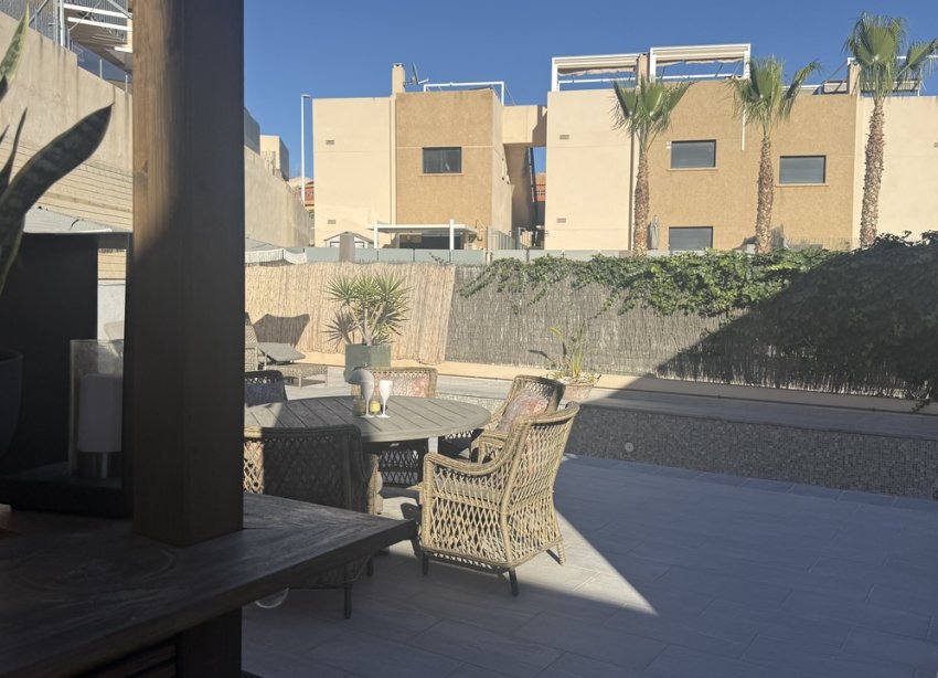 Resale - Villa - Orihuela Costa - La Zenia