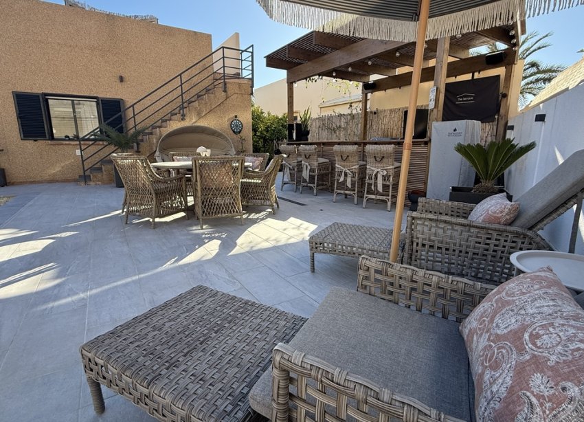 Resale - Villa - Orihuela Costa - La Zenia