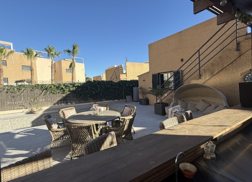 Resale - Villa - Orihuela Costa - La Zenia