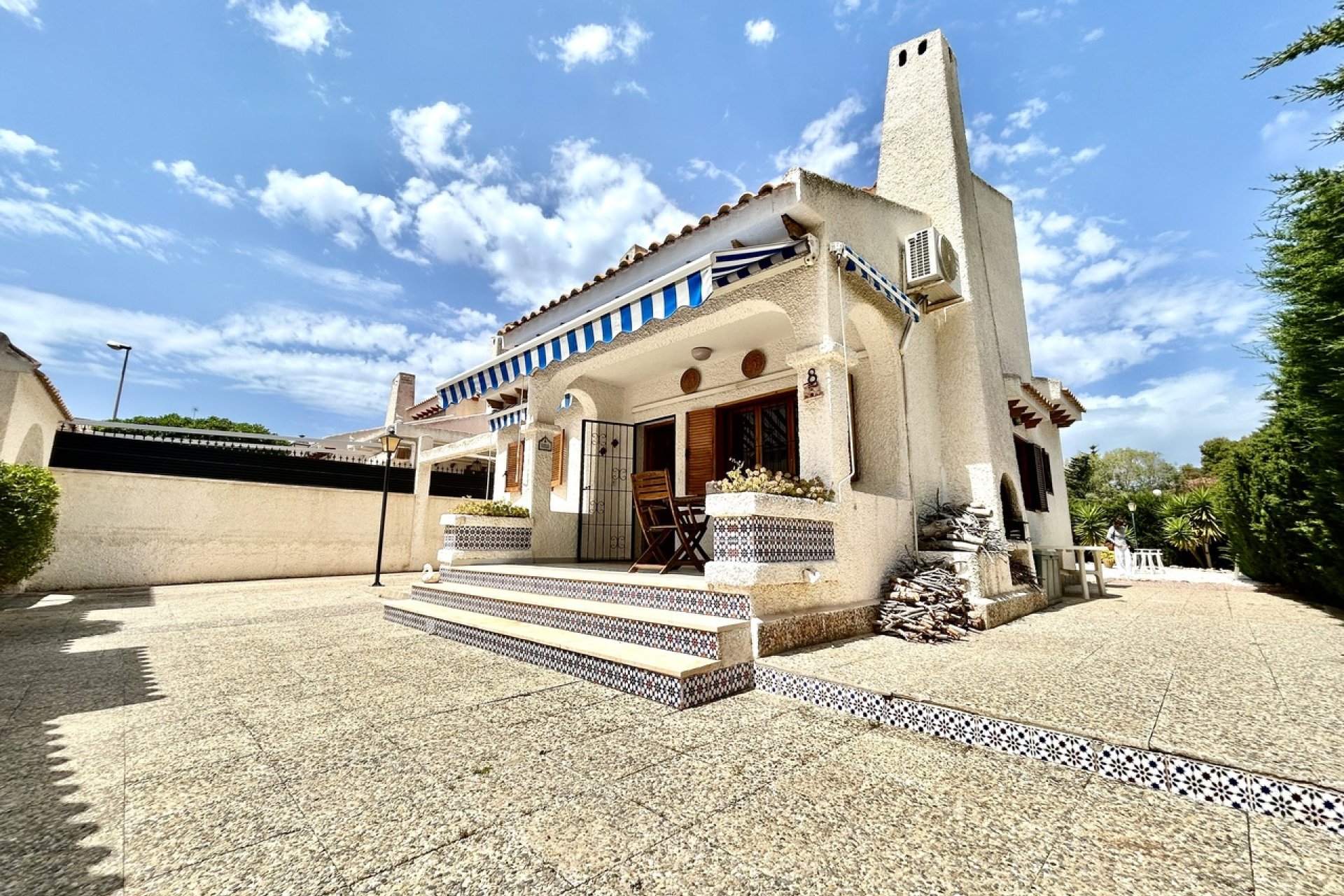 Resale - Villa - Orihuela Costa - La Zenia