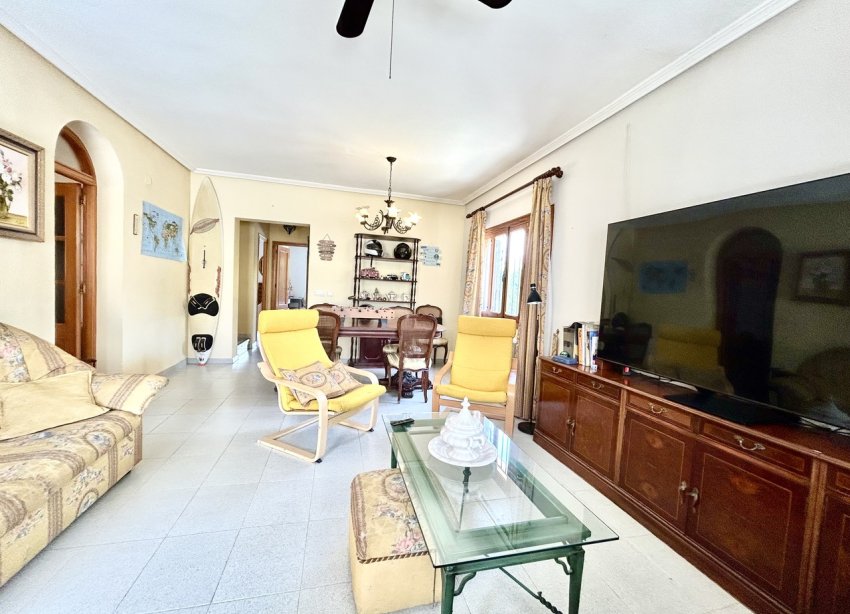 Resale - Villa - Orihuela Costa - La Zenia