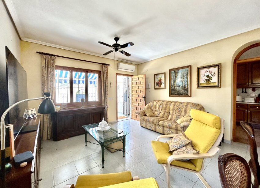 Resale - Villa - Orihuela Costa - La Zenia