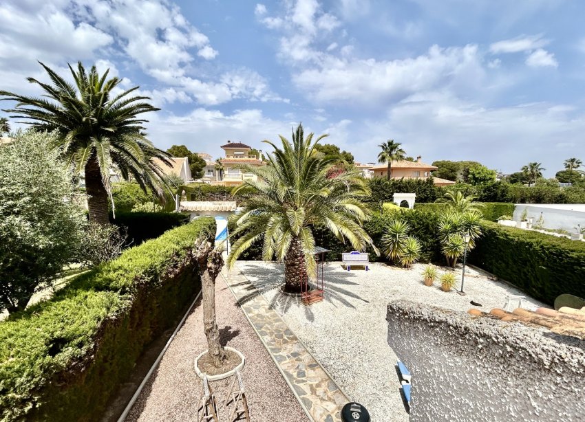 Resale - Villa - Orihuela Costa - La Zenia