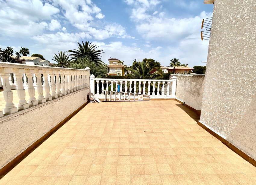 Resale - Villa - Orihuela Costa - La Zenia