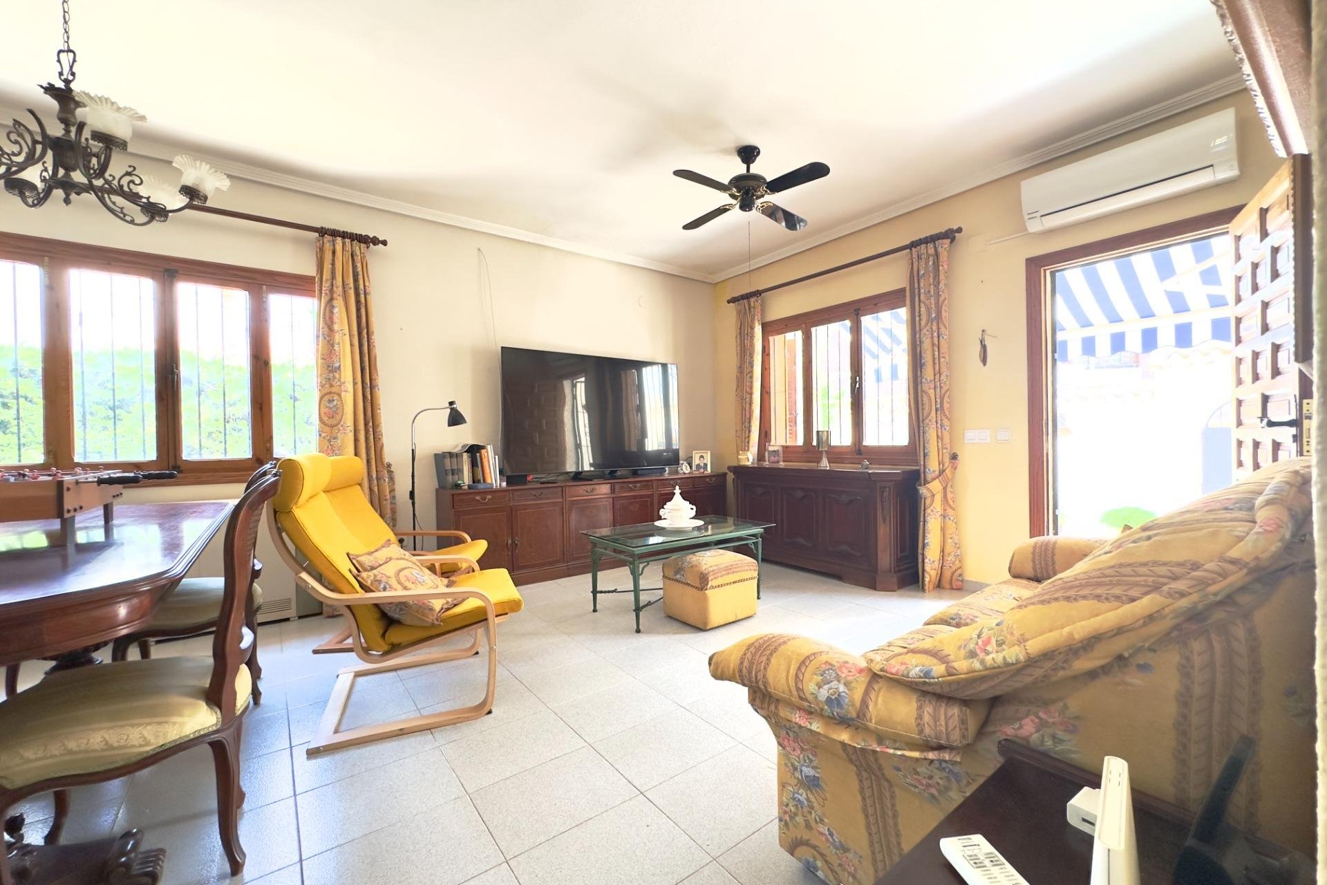 Resale - Villa - Orihuela Costa - La Zenia