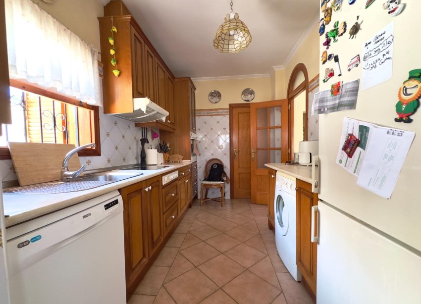 Resale - Villa - Orihuela Costa - La Zenia