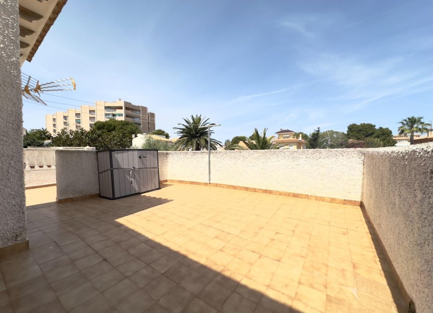 Resale - Villa - Orihuela Costa - La Zenia