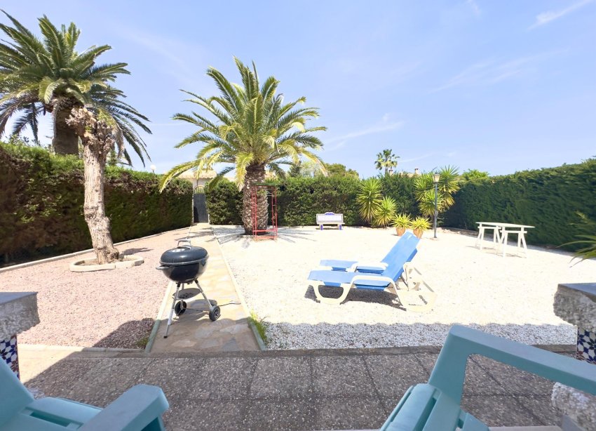 Resale - Villa - Orihuela Costa - La Zenia