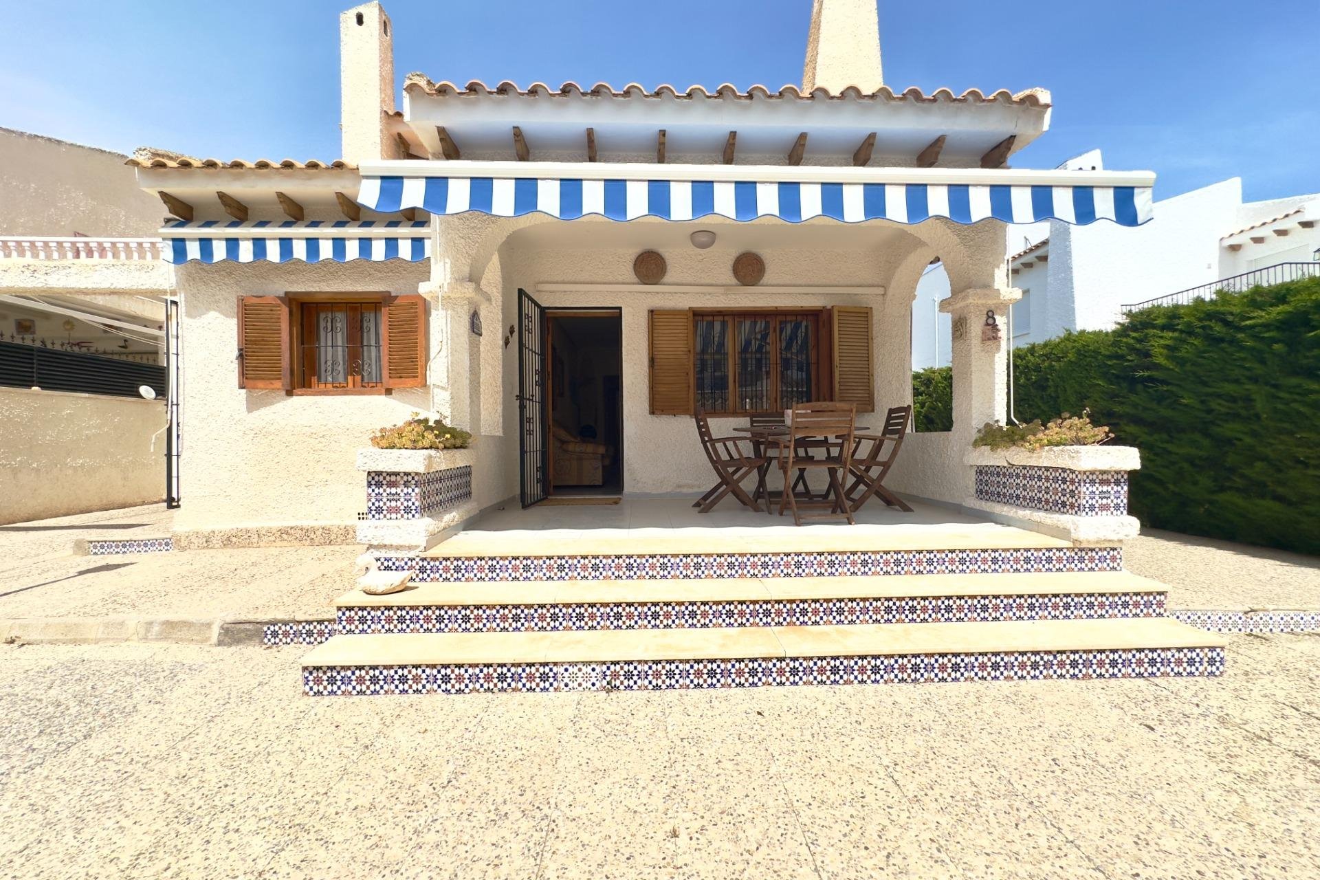 Resale - Villa - Orihuela Costa - La Zenia