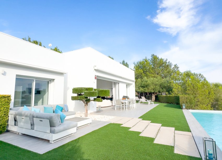 Resale - Villa - Orihuela Costa - Las Colinas Golf