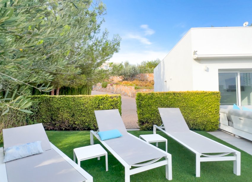 Resale - Villa - Orihuela Costa - Las Colinas Golf
