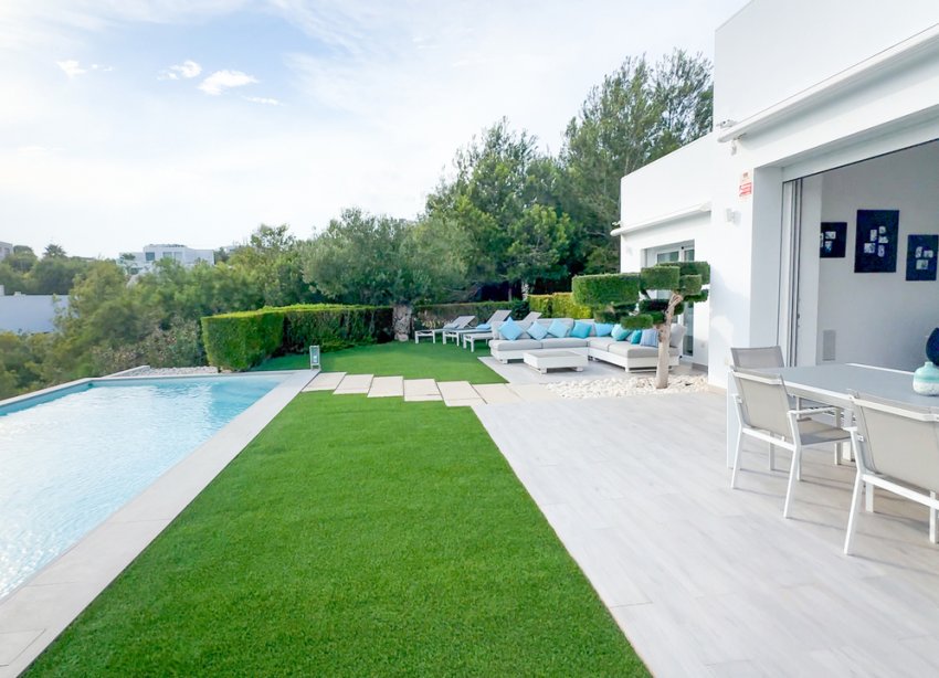 Resale - Villa - Orihuela Costa - Las Colinas Golf