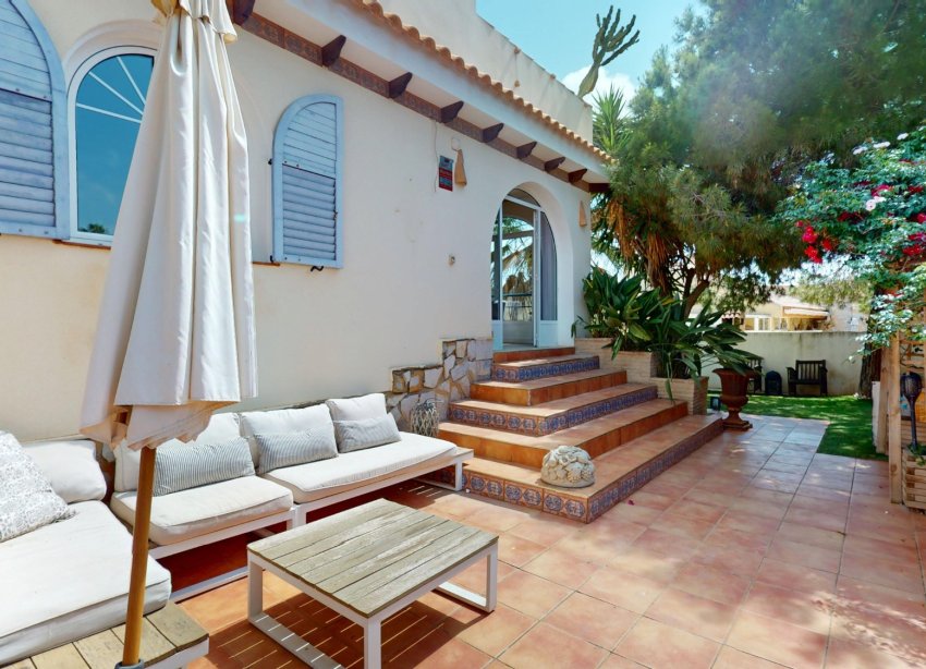 Resale - Villa - Orihuela Costa - Las Filipinas