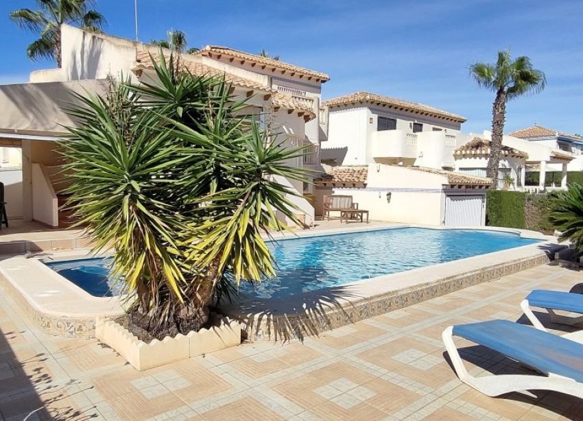 Resale - Villa - Orihuela Costa - Las Ramblas Golf