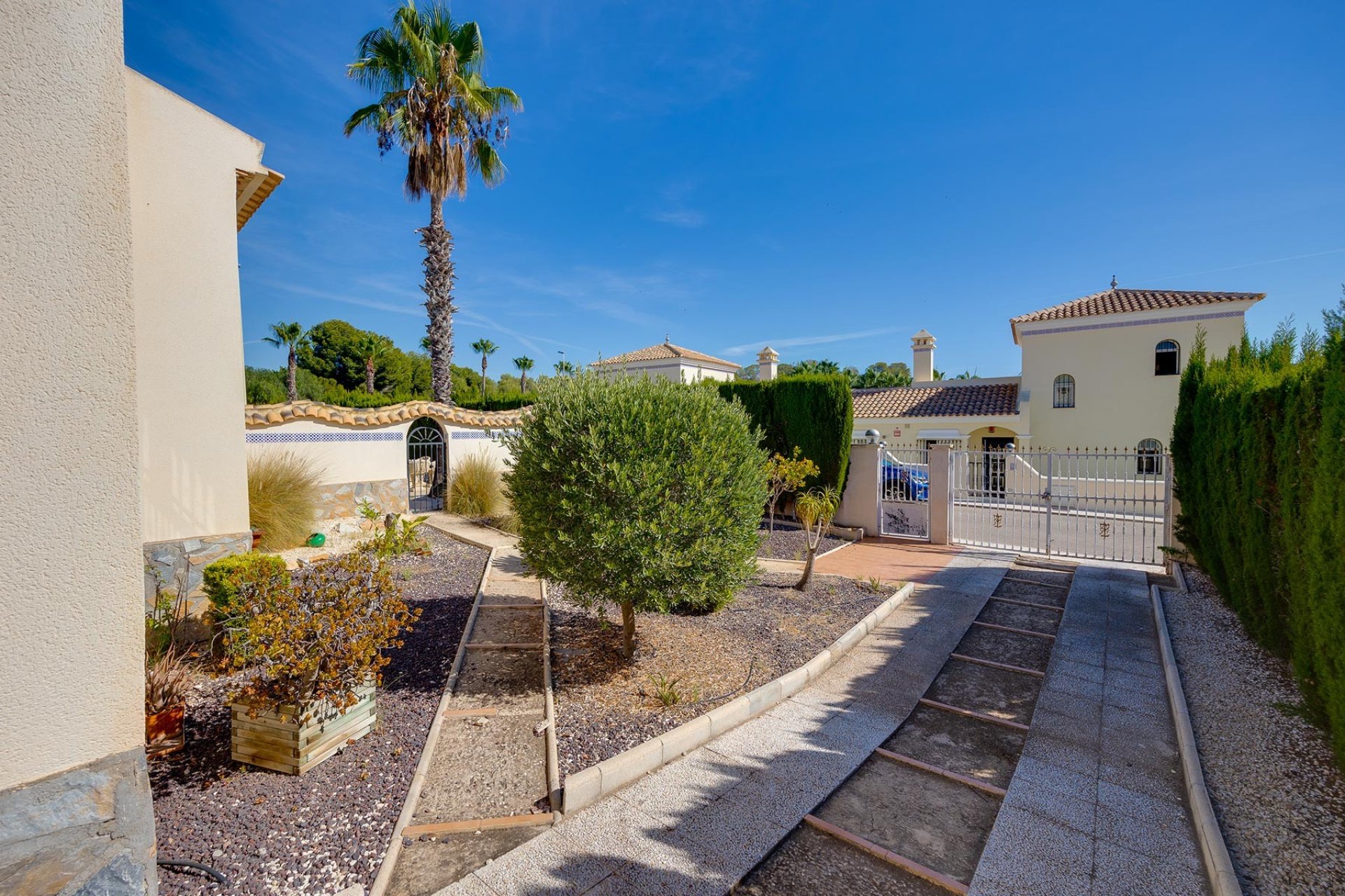 Resale - Villa - Orihuela Costa - Las Ramblas Golf