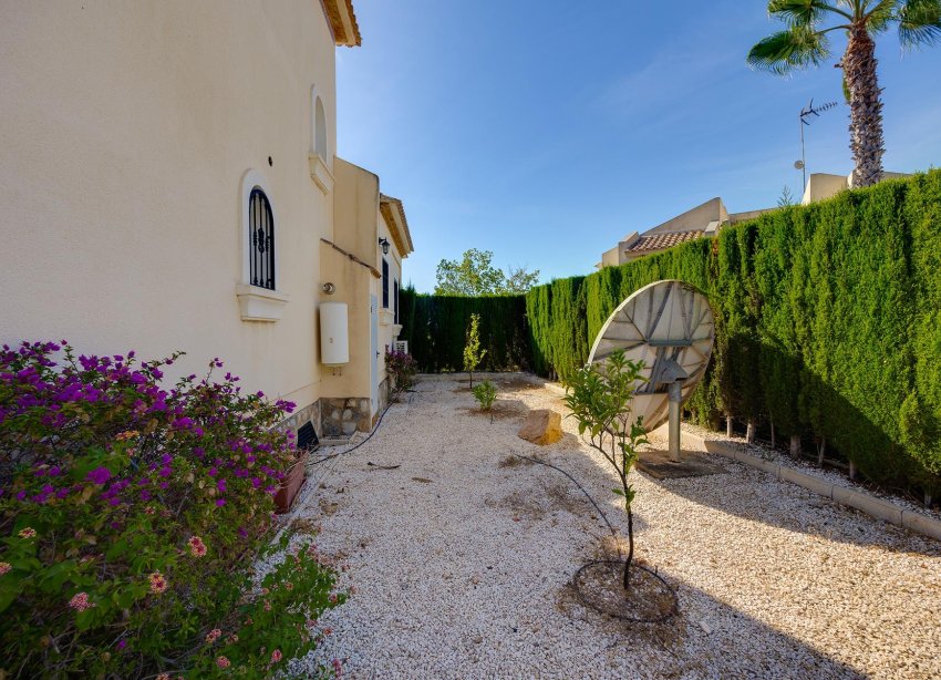 Resale - Villa - Orihuela Costa - Las Ramblas Golf