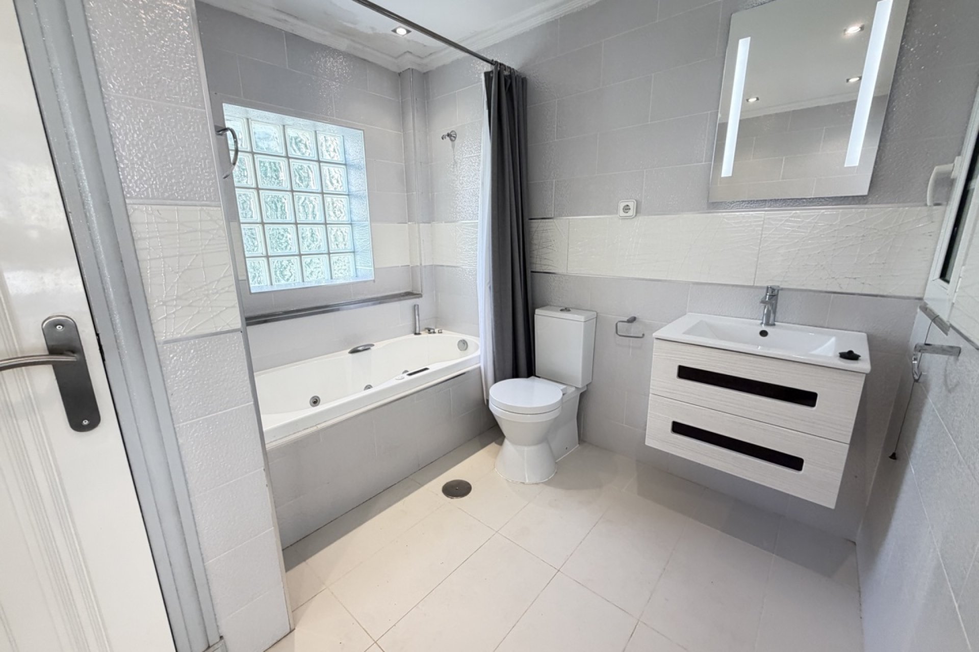 Resale - Villa - Orihuela Costa - Las Ramblas