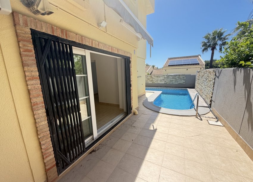 Resale - Villa - Orihuela Costa - Las Ramblas