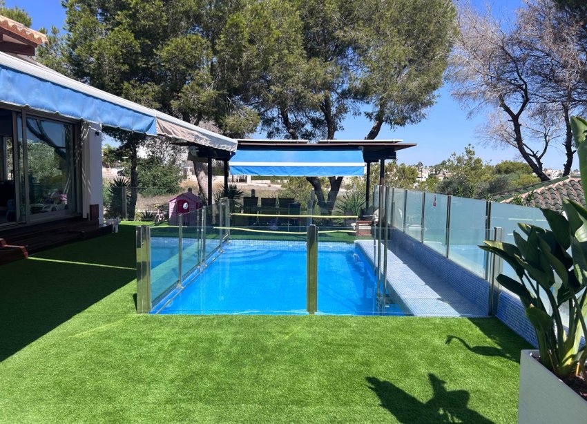 Resale - Villa - Orihuela Costa - Lomas de Cabo Roig-Los Dolses