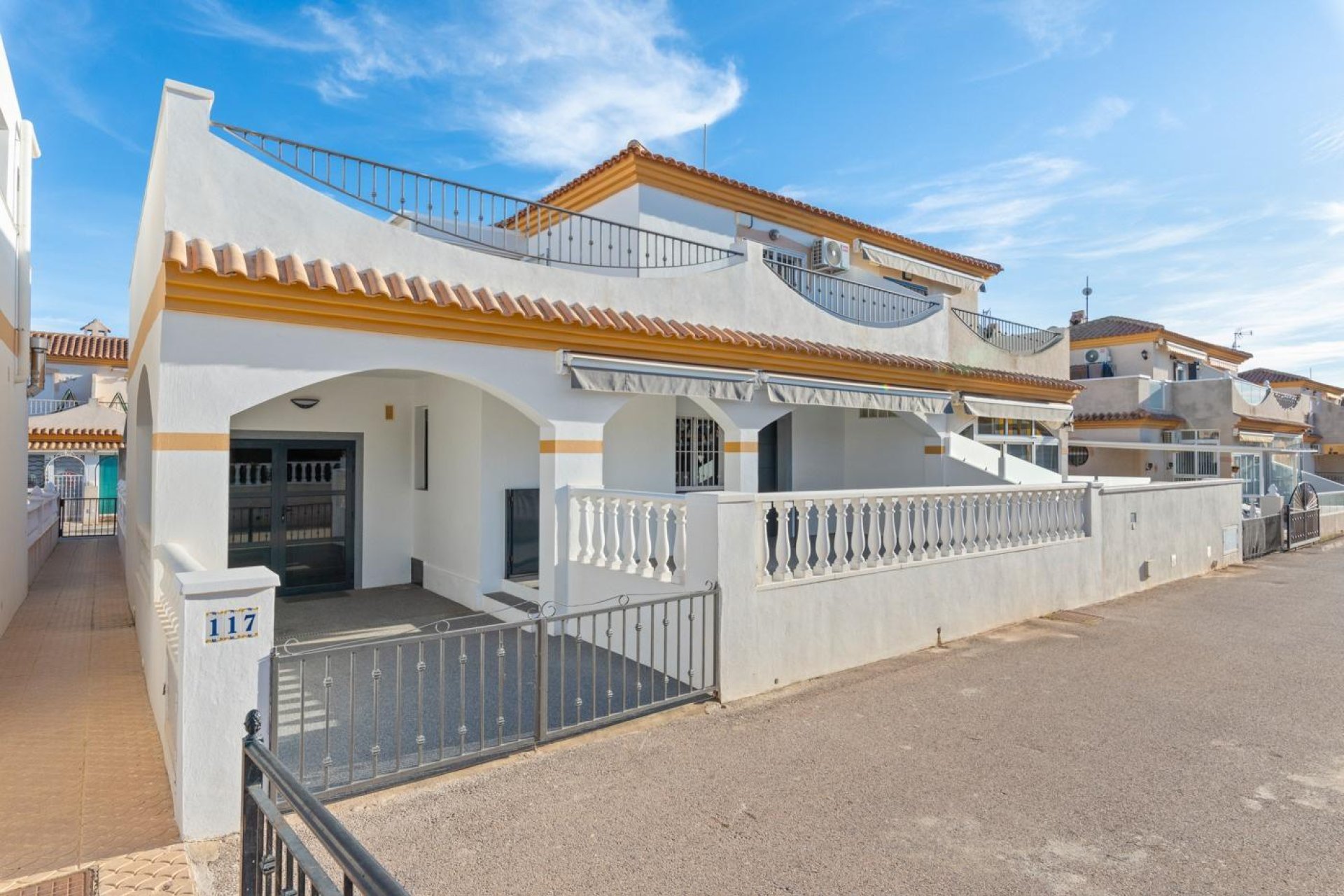 Resale - Villa - Orihuela Costa - Lomas de Cabo Roig