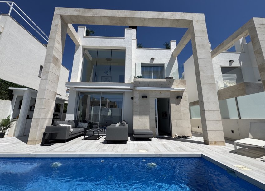 Resale - Villa - Orihuela Costa - Lomas de Cabo Roig