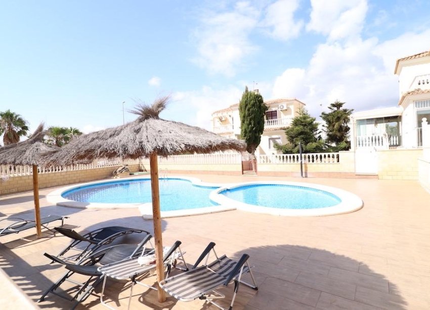 Resale - Villa - Orihuela Costa - Lomas de Cabo Roig