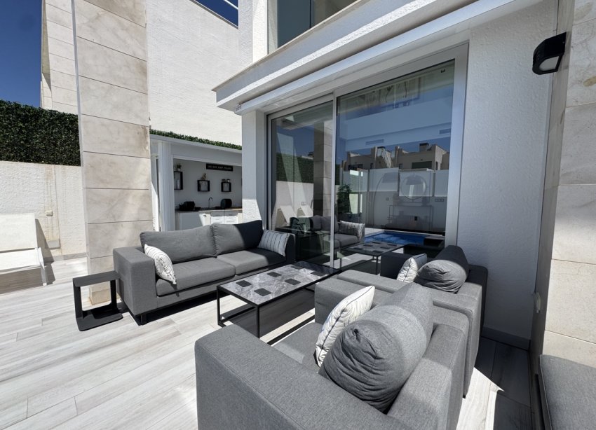 Resale - Villa - Orihuela Costa - Lomas de Cabo Roig