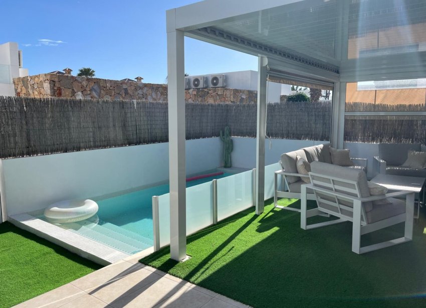 Resale - Villa - Orihuela Costa - Lomas de Cabo Roig