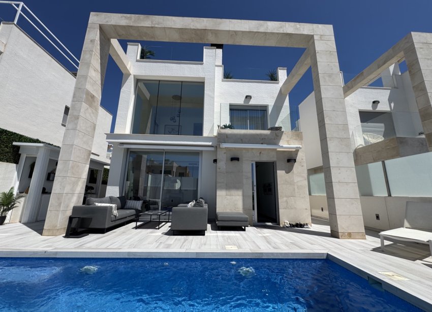 Resale - Villa - Orihuela Costa - Lomas de Cabo Roig