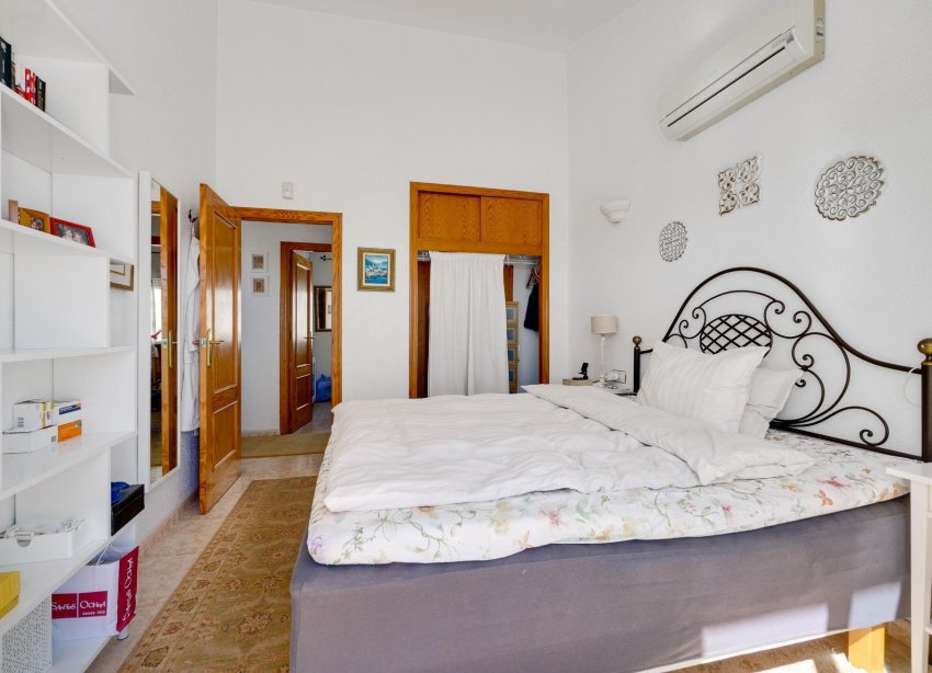 Resale - Villa - Orihuela Costa - Lomas de Don Juan