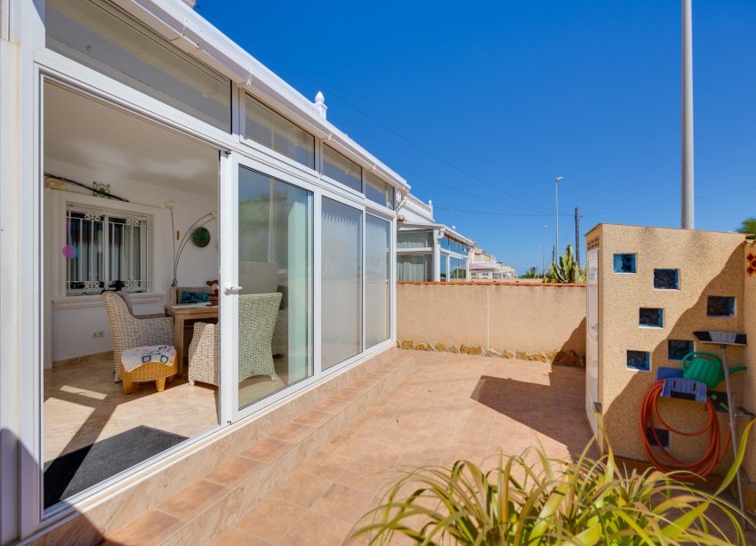 Resale - Villa - Orihuela Costa - Lomas de Don Juan