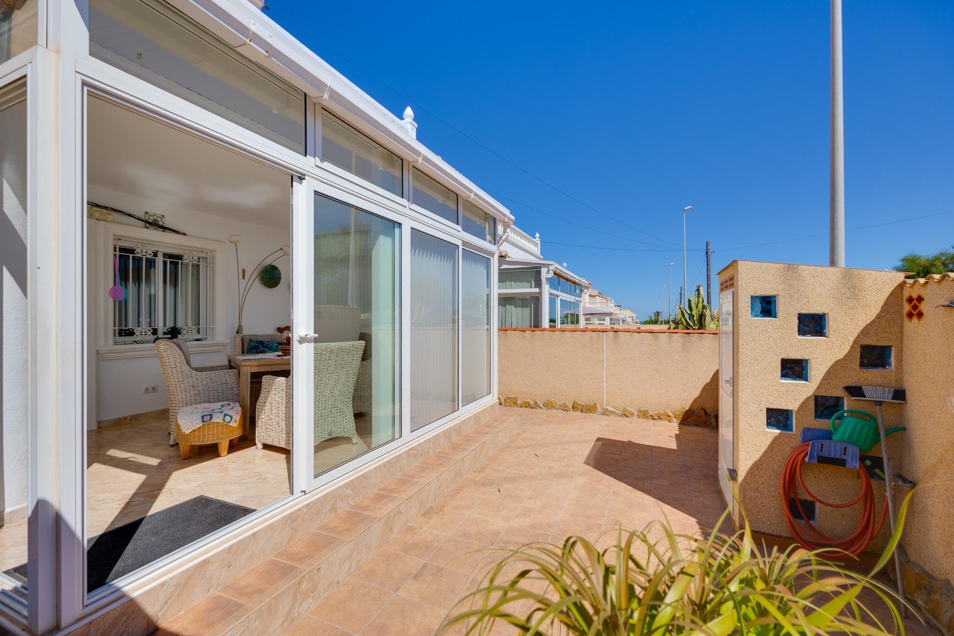 Resale - Villa - Orihuela Costa - Lomas de Don Juan