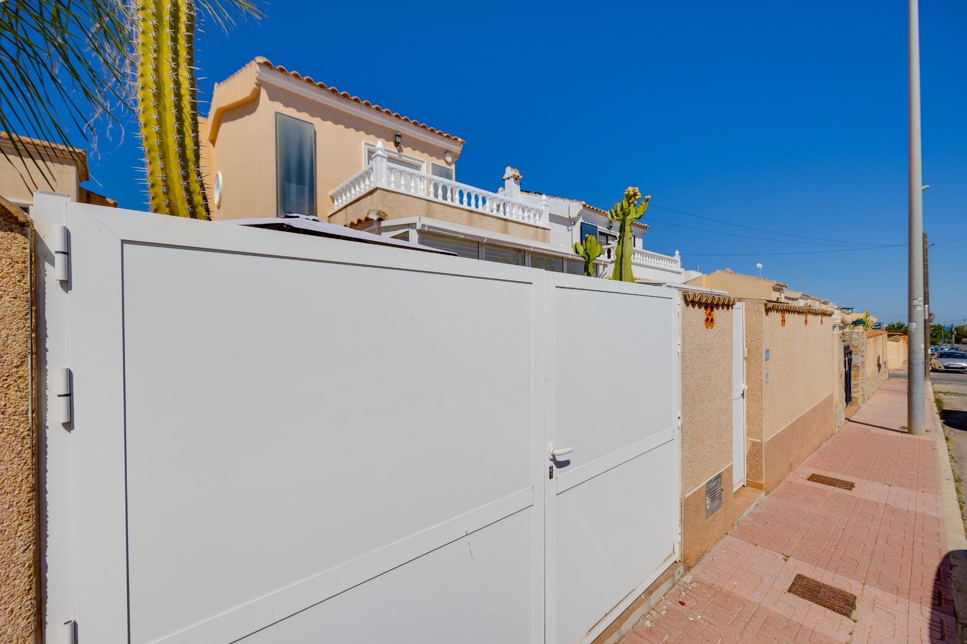 Resale - Villa - Orihuela Costa - Lomas de Don Juan