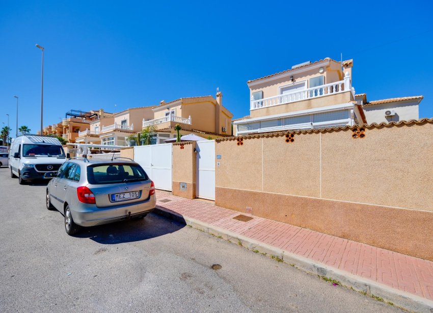 Resale - Villa - Orihuela Costa - Lomas de Don Juan