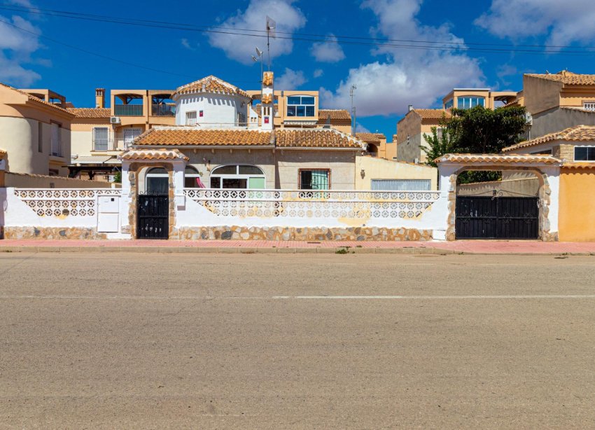 Resale - Villa - Orihuela Costa - Los Almendros-La Florida