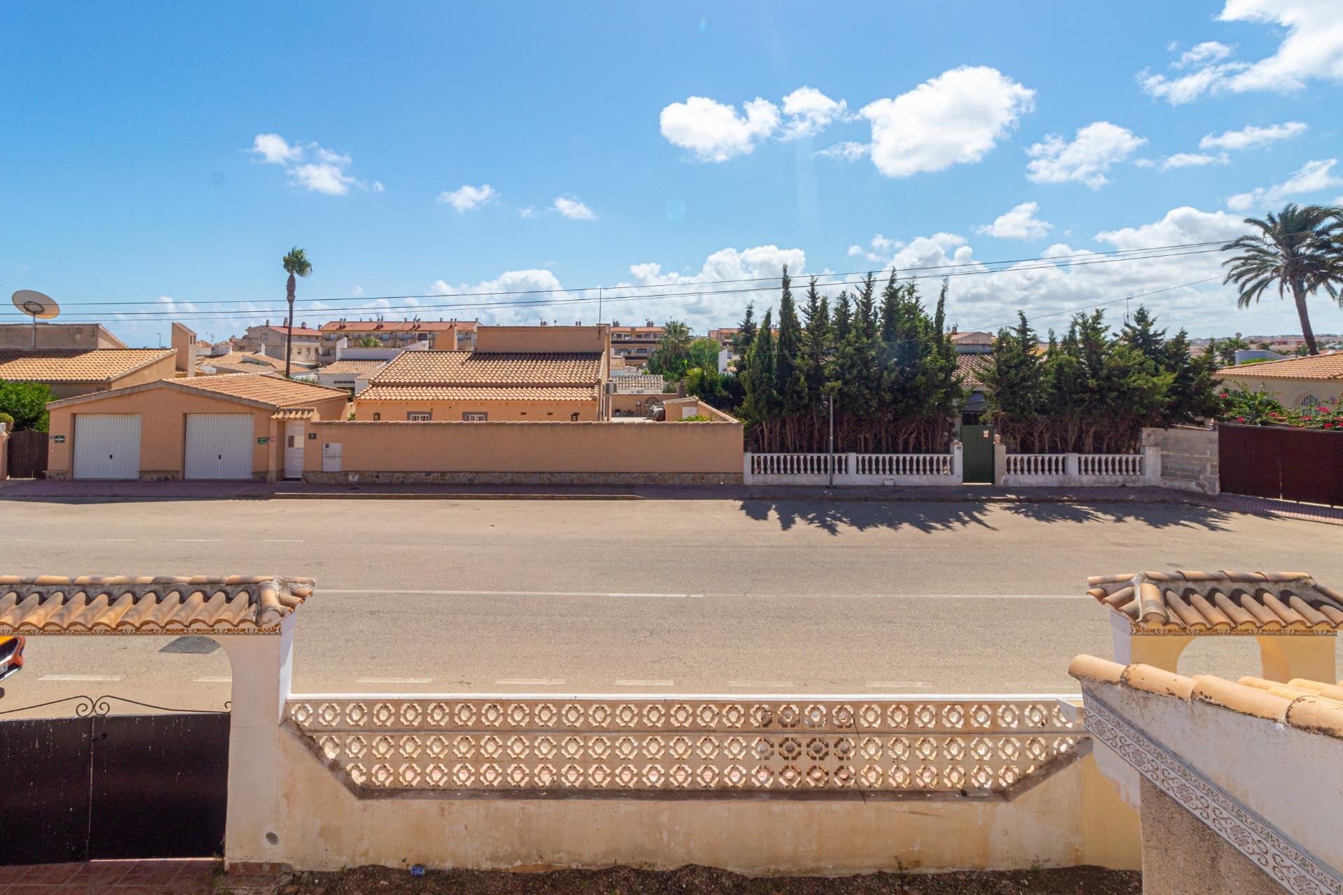 Resale - Villa - Orihuela Costa - Los Almendros-La Florida