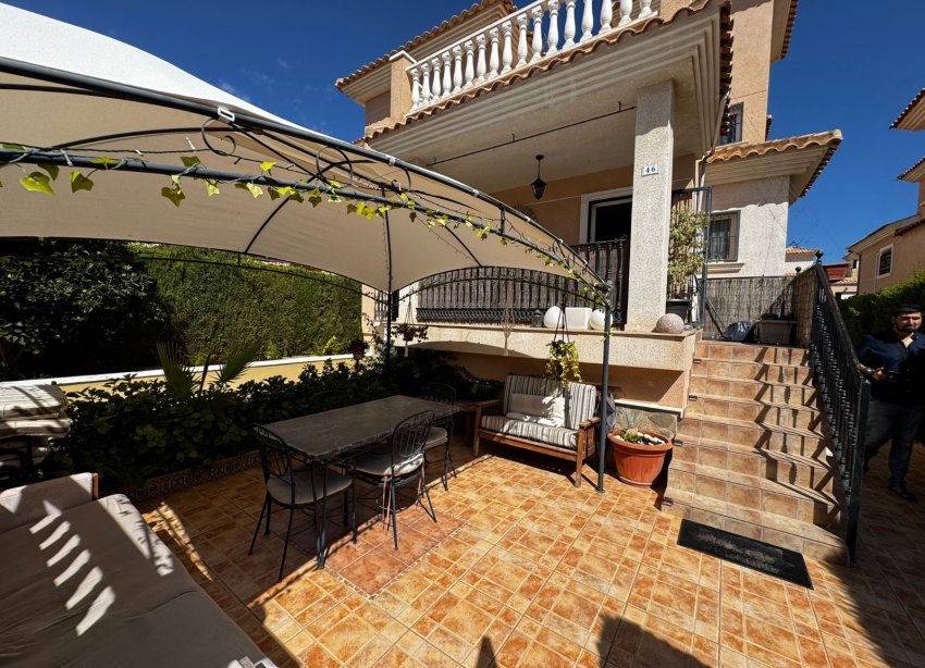 Resale - Villa - Orihuela Costa - Los Altos